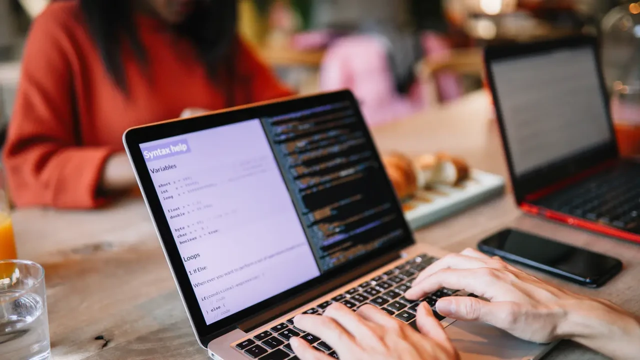 The round of new top-level domains is coming, should we apply for .est?